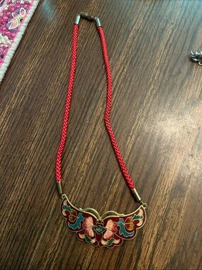 Red Enamel Floral Pendant Necklace - Women Jewelry choker style never worn